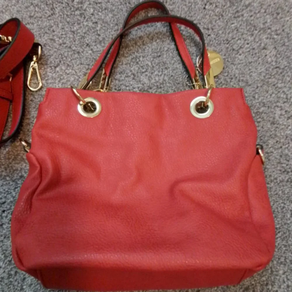 Steve Madden Crossbody Bag EUC Bright Coral Handbag - Picture 3 of 4